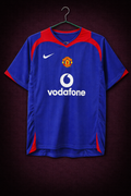 Camiseta réplica retro de Manchester United temporada 05-06